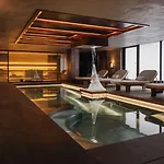 No 14 Hotell 5*